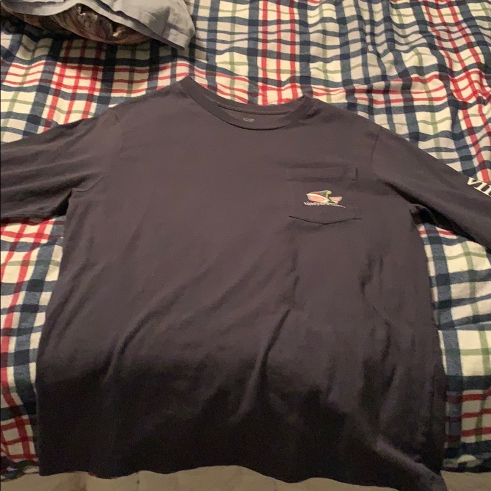 Christmas themed L vineyard vines Long sleeve